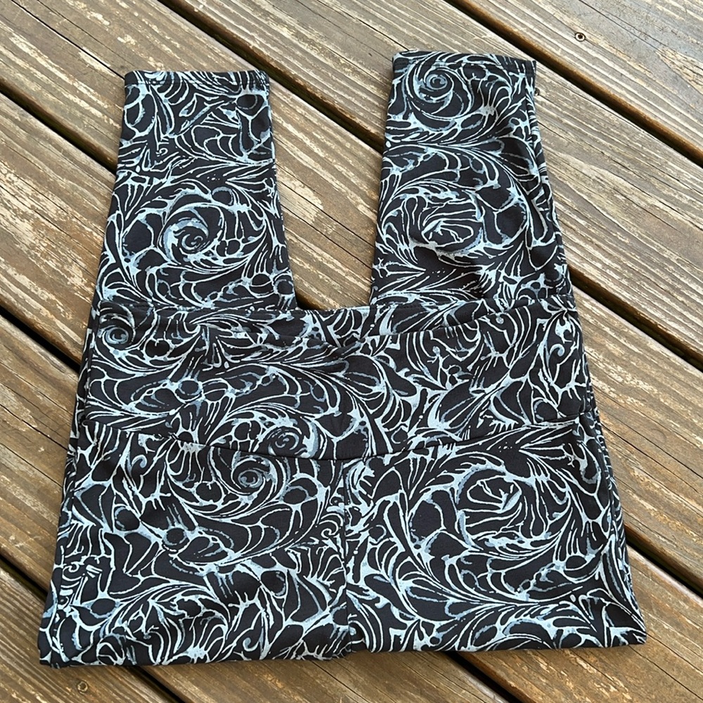 Fresh Produce Capris Leggings